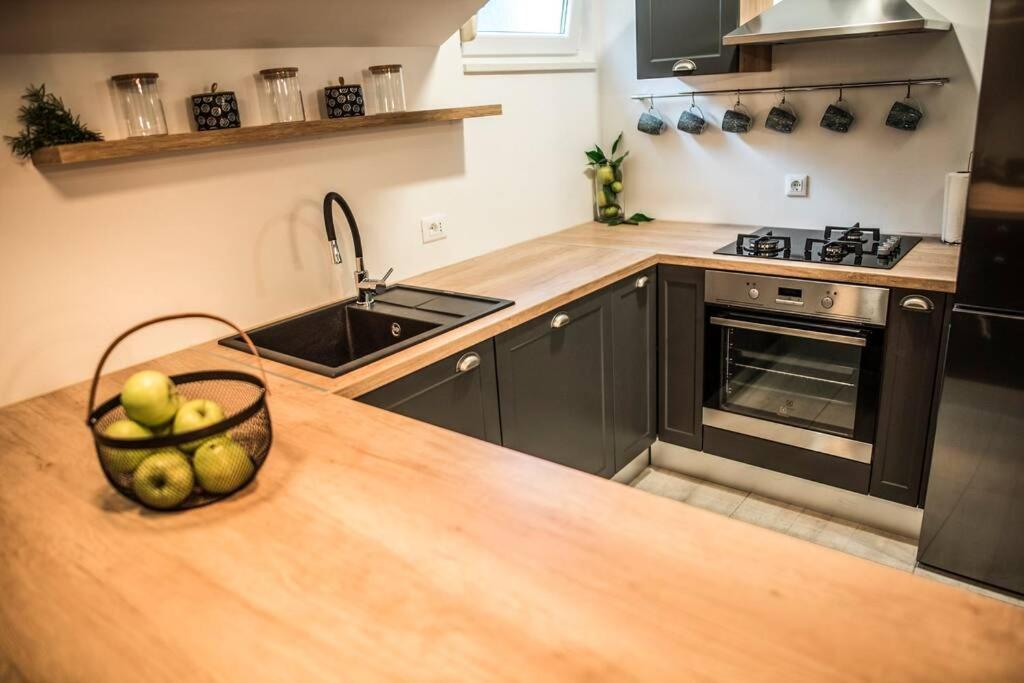 Soul House Omis Apartment Bagian luar foto
